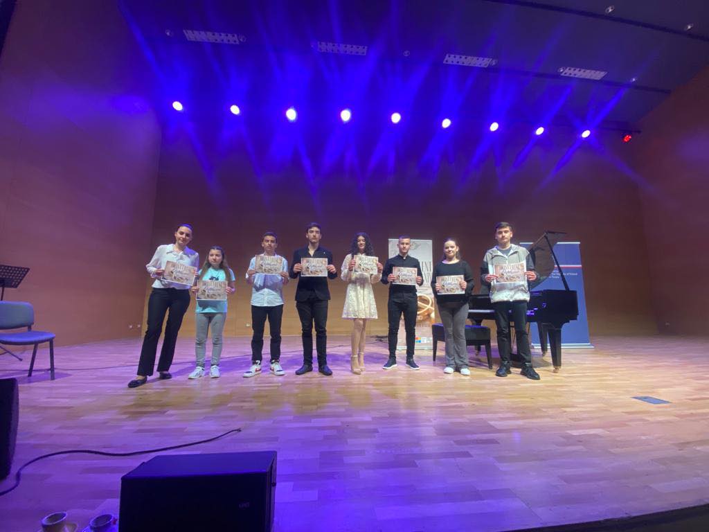 Talentët e vegjël Lushnjarë kthehen me plot cmime nga ”Tirana Talent” 2023