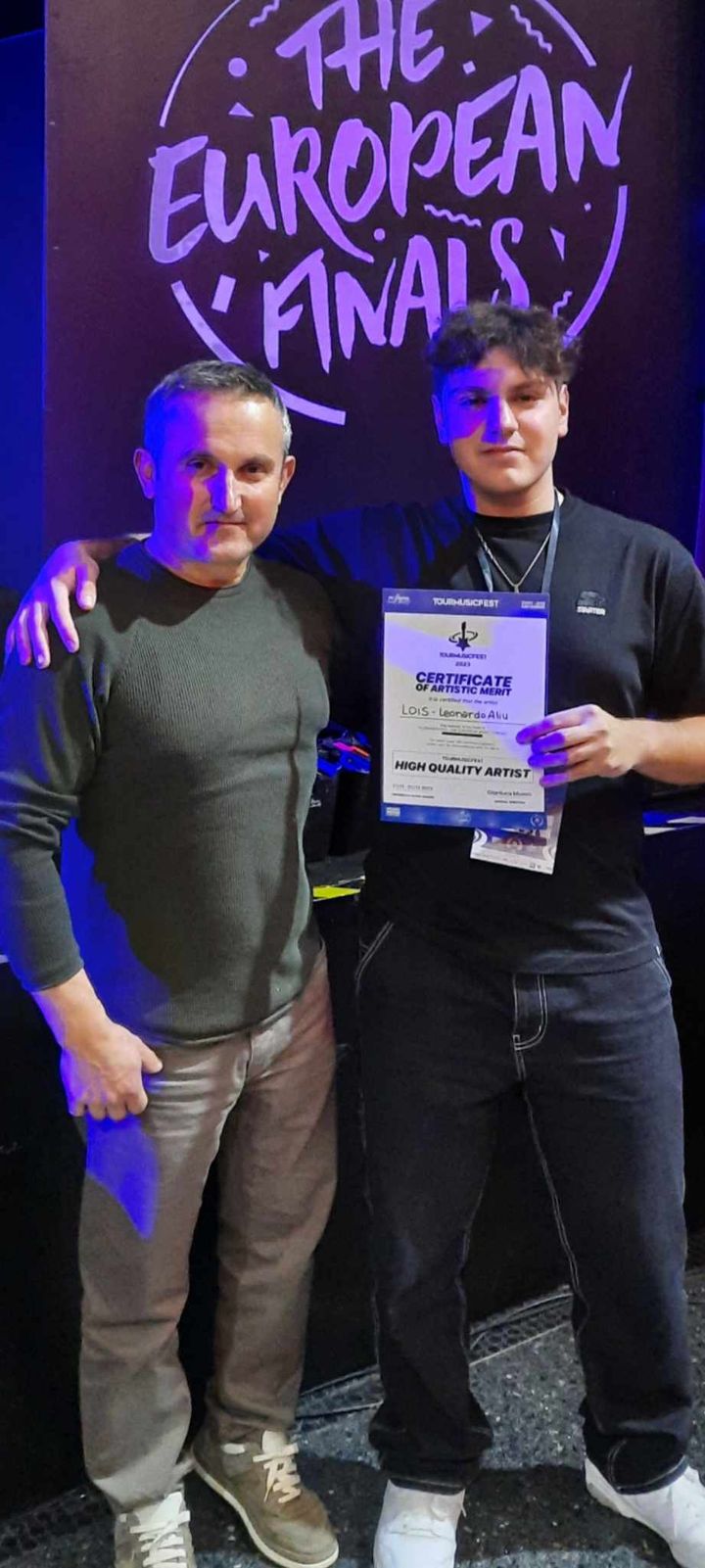 Talenti i ri shqiptar Leonardo Aliu ,nder më të mirët si “Production DJ” në Itali.